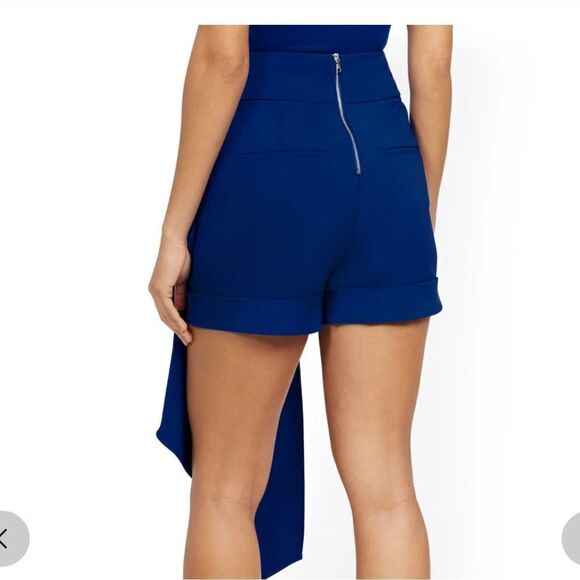 New York & Company Asymmetrical Drape-Front Short NWT - Picture 3 of 4